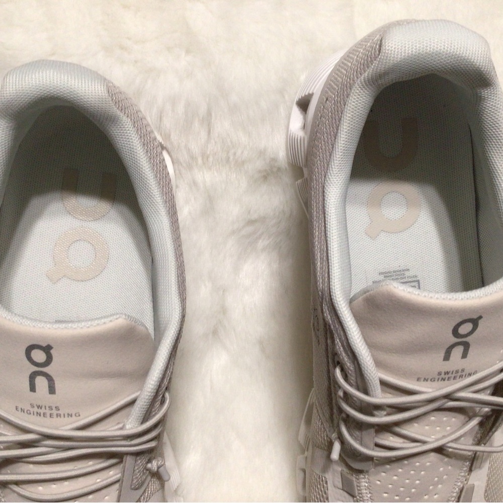On cloud 5 tennis shoes - Picture 3 of 5